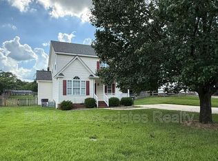 404 Springside Dr, Holly Springs, NC 27540