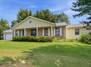 1371 50th St, New Boston, IL 61272