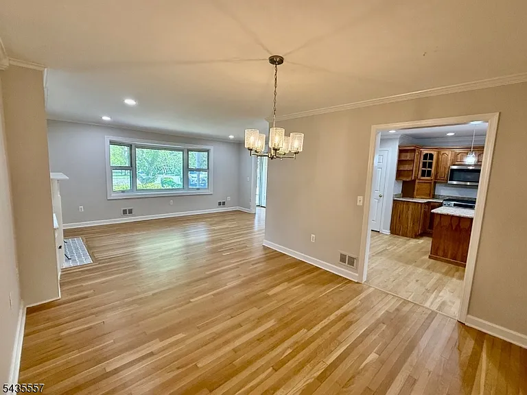 48 E Madison Ave — Photo 12