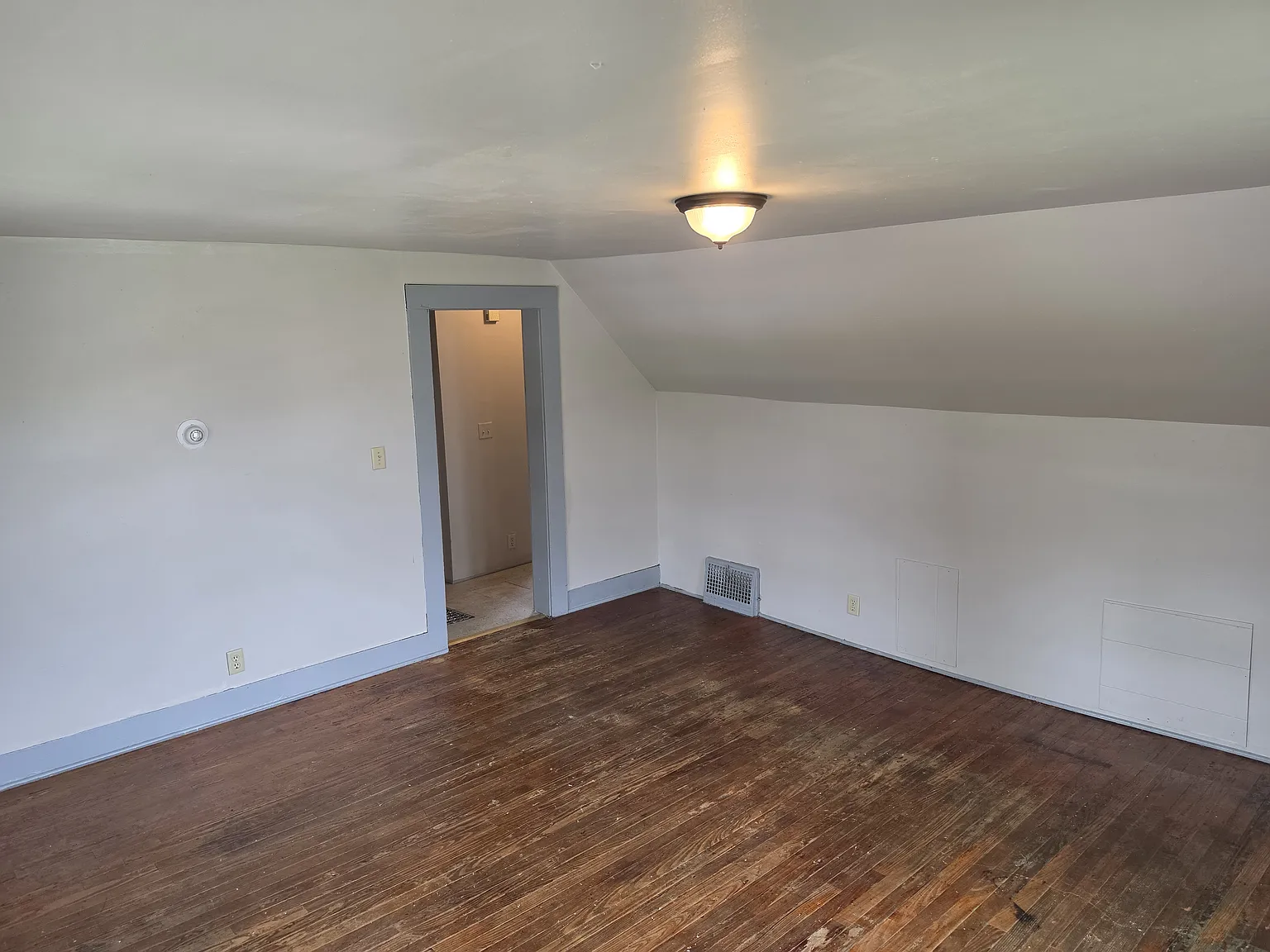 1 bed, $1,100 — Photo 4