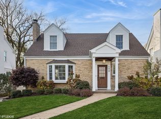 198 S Hawthorne Ave, Elmhurst, IL 60126