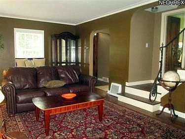 4th image of 1586 Rockland Ave