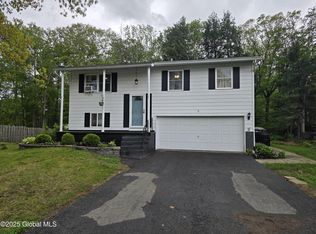 31 Whipple Tree Rd, Ballston Spa, NY 12020