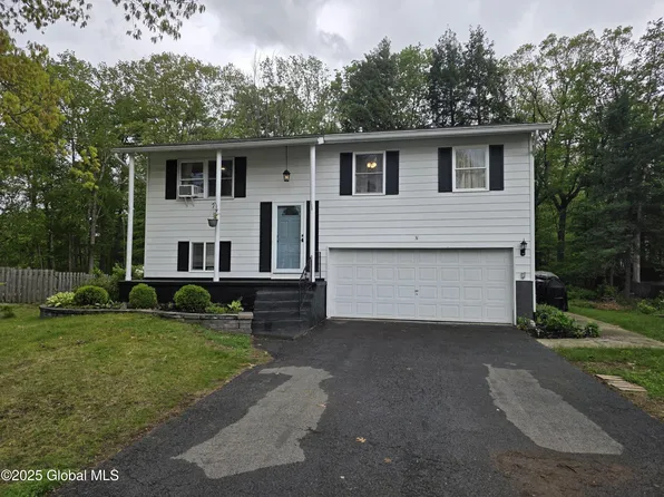 31 Whipple Tree Road, Ballston Spa, NY 12020