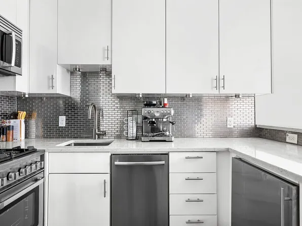 66 Madison Avenue image 3 of 5