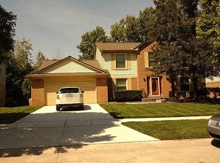 25507 Sullivan Ln, Novi, MI 48375