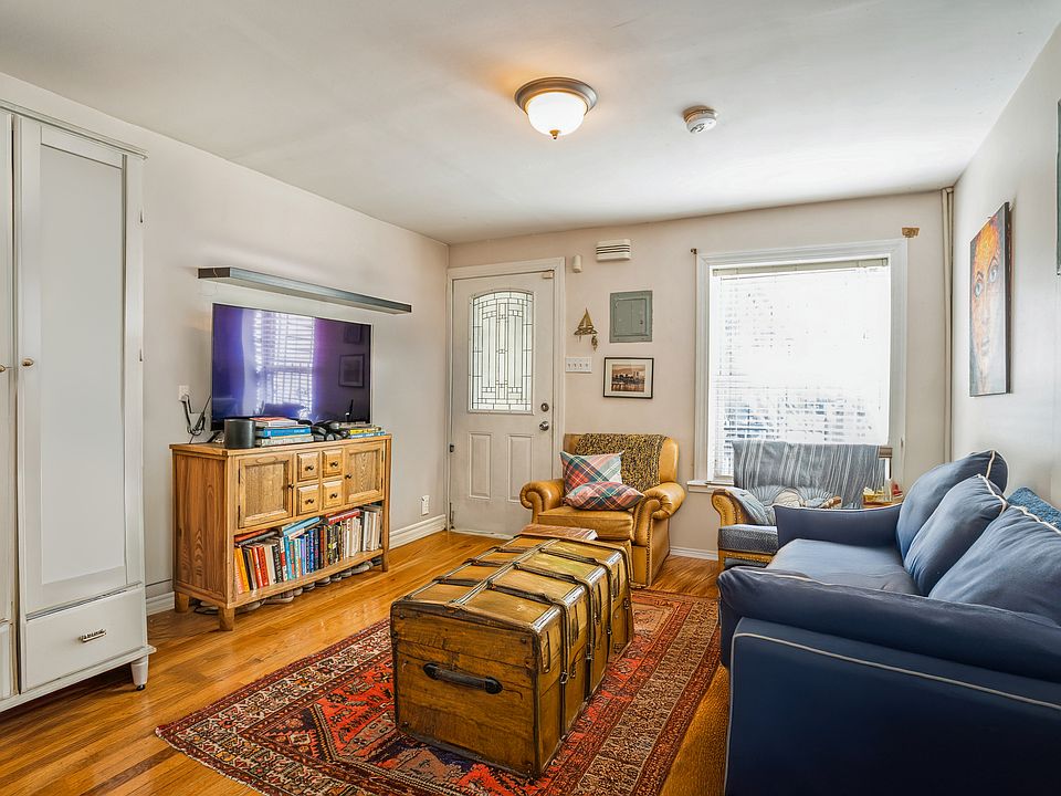 1st image of 169 Jefferson St #1