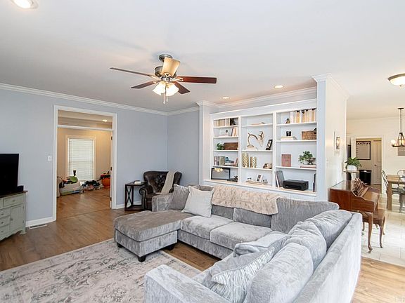4th image of 8331 Windsor Valley Dr