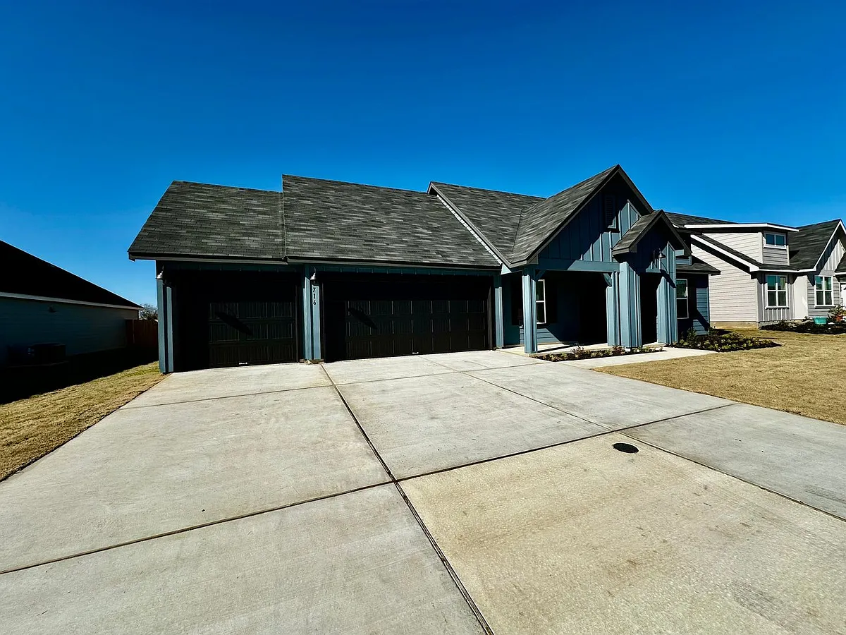 Building Photo - 716 Tranquility Ln