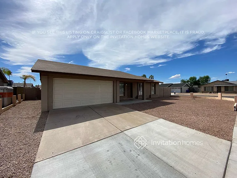 2515 E Coronita Cir — Photo 2