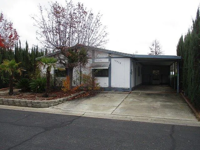 17538 Bluewater Bay Ln photo 1