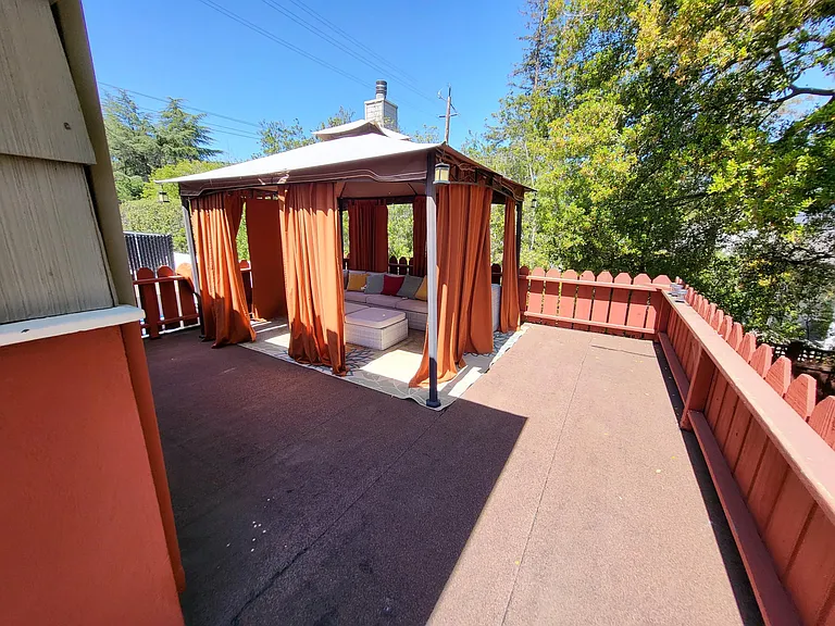 1350 Hoover St #4 — Photo 11