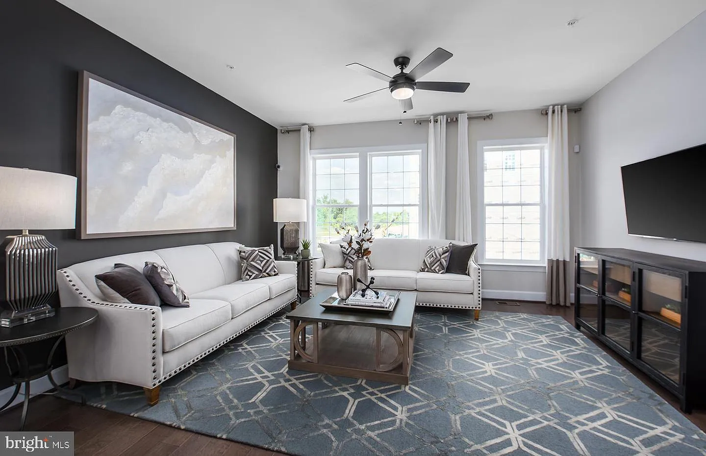 3 bed, 4.5 bath, 1845 sqft, $3,200 — Photo 2