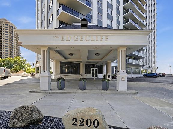 4th image of 2200 Victory Pkwy APT 905