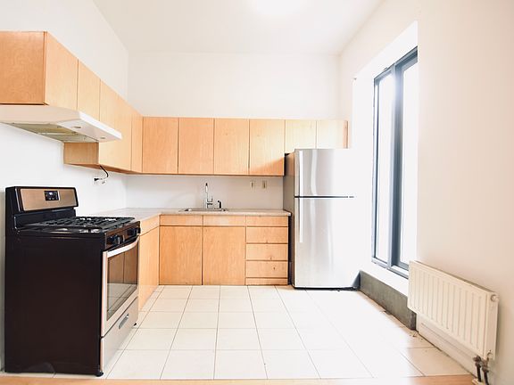 2nd image of 63 Bruckner Blvd APT 1