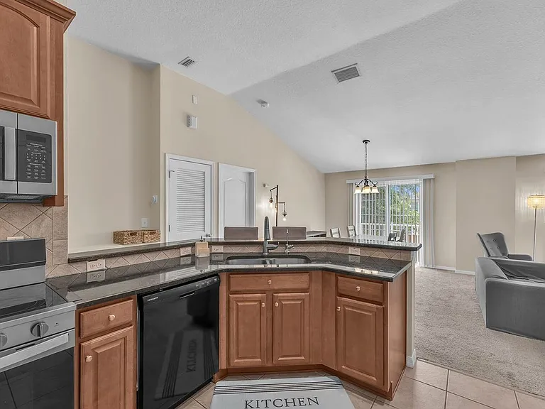 7001 Interbay Blvd — Photo 13
