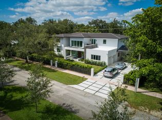 6910 Leonardo St, Coral Gables, FL 33146