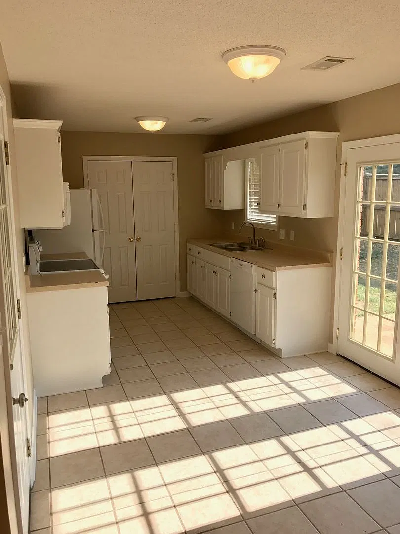 Thacker Heights 315 — Photo 4