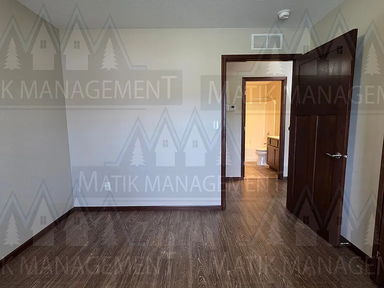 2581 Hawk Ridge Ct SE — Photo 42