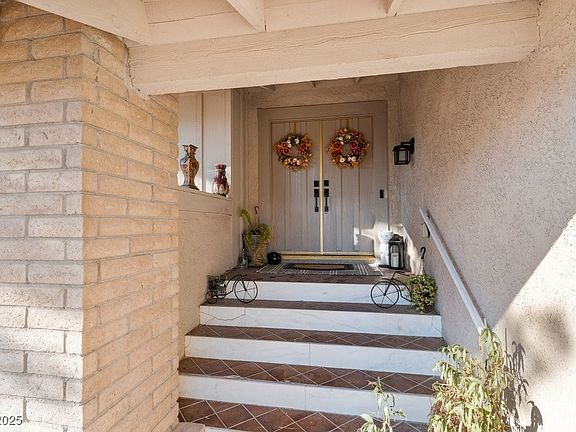 5th image of 1708 Crest Ave
