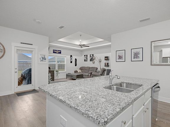 3rd image of 6196 Jenks Dr