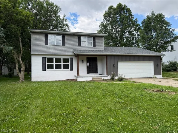 2116 Overcrest St, Alliance, OH 44601