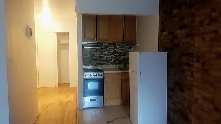 1st image of 216 7th Ave APT 2G