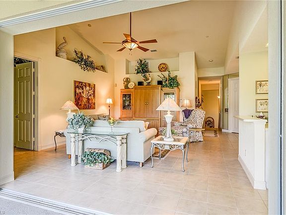 4th image of 24654 Canary Island Ct Unit 201