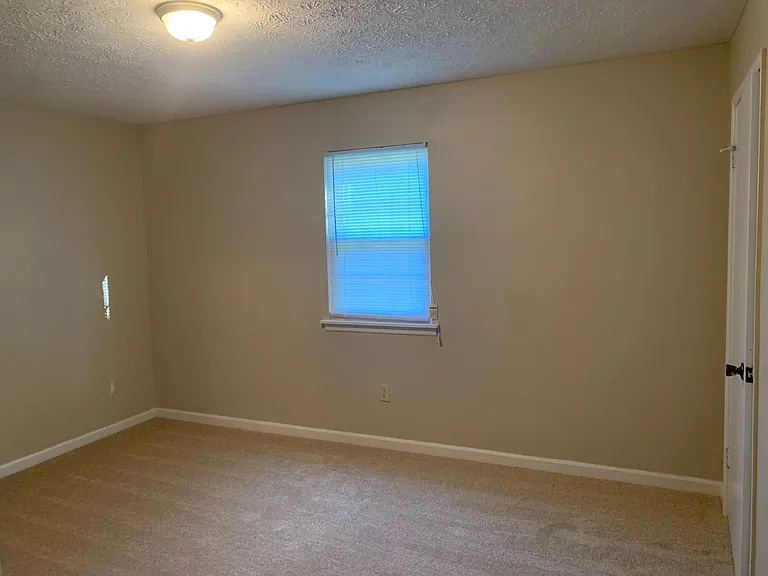 110 Chalfont Dr — Photo 7