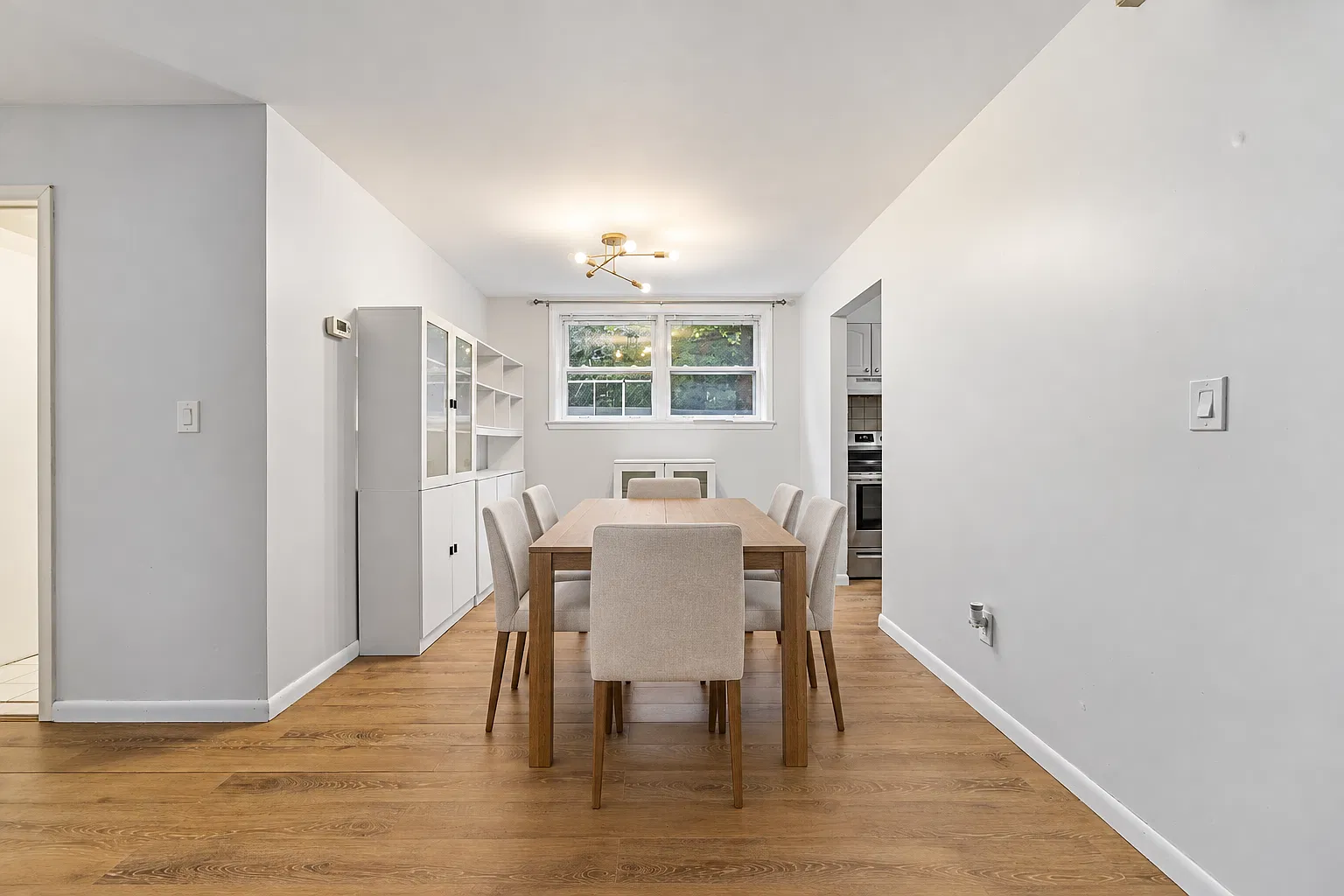 3 bed, 1300 sqft, $3,300 — Photo 3