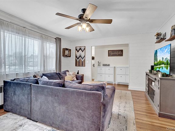 4th image of 2642 Clovermere Road