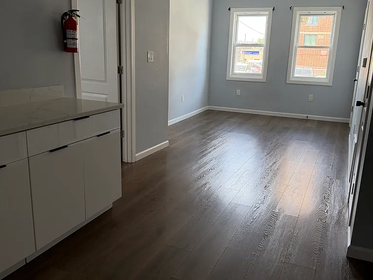 8 Green St #1 — Photo 7