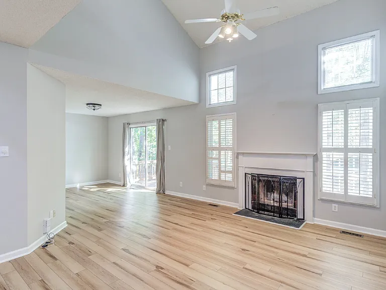 103 Unaka Ct — Photo 17