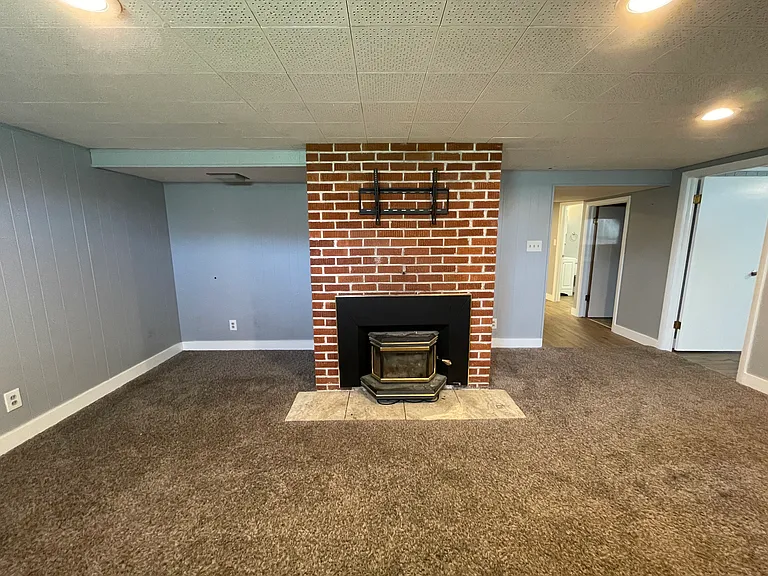 8921 E Broadway Ave — Photo 10