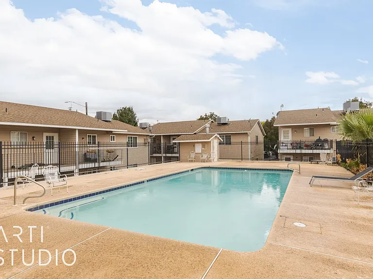 455 S 1100 St E #14 — Photo 3