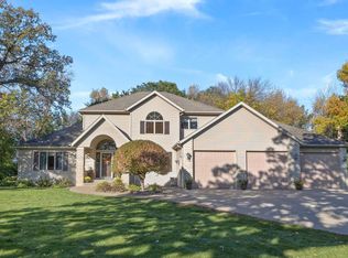 19629 Skyview Cir, Hutchinson, MN 55350