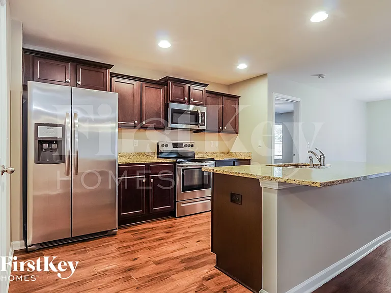 549 Waterstone Dr — Photo 9