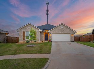 9516 NW 86th St, Yukon, OK 73099