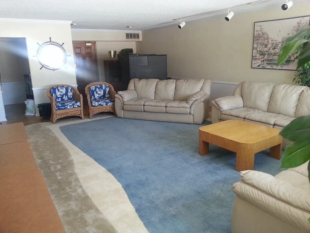 2 bed, 1005 sqft, $1,300 — Photo 3