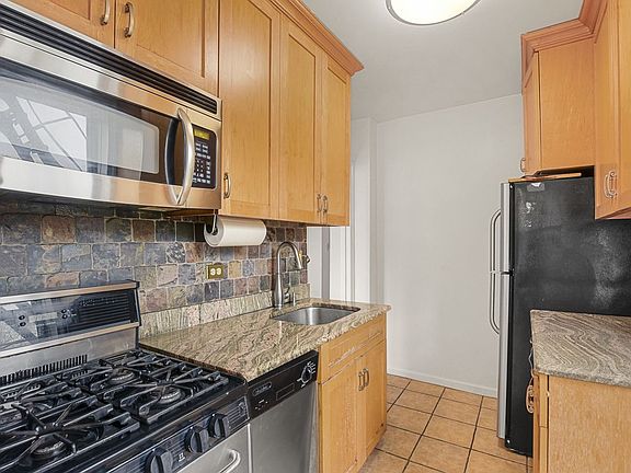 5th image of 3475 Greystone Ave APT 5E