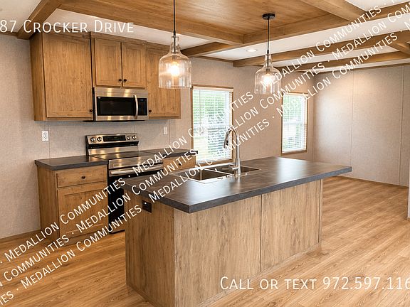3rd image of 187 Crocker Dr