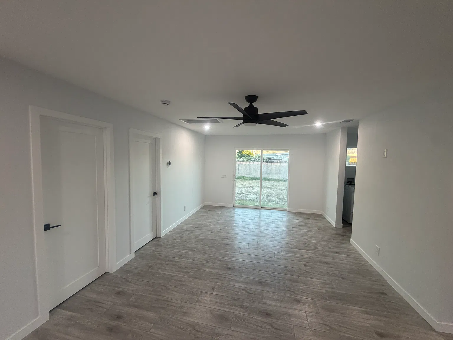 2 bed, 1000 sqft, $2,700 — Photo 4