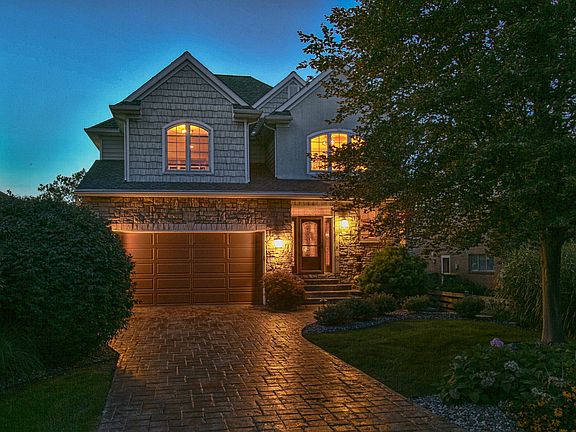 646 country club drive-201