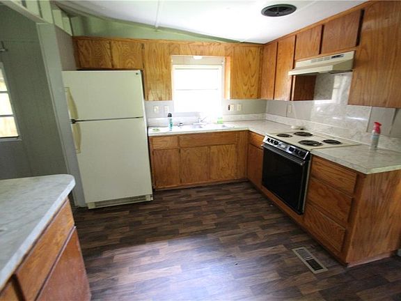 5th image of 2029 Magnolia Bnd