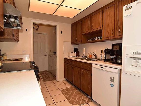 5th image of 423 Green Arbor Dr