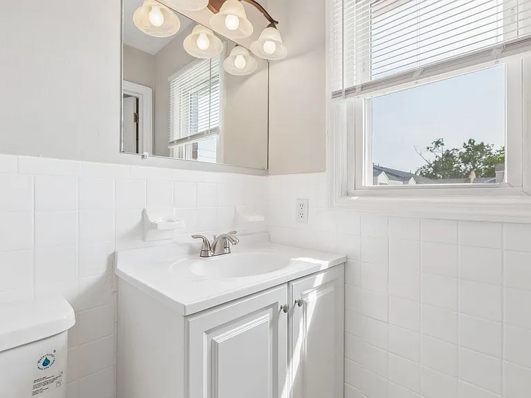 3800 E Princess Anne Rd — Photo 10