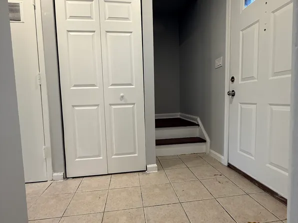 238 Stevenson Sq, Alexandria, VA 22304