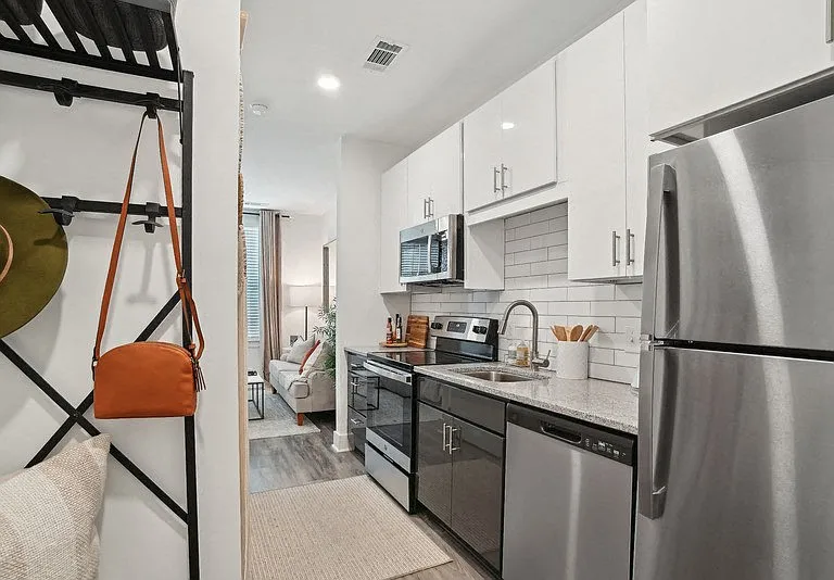 Link Apartments Montford — Photo 48