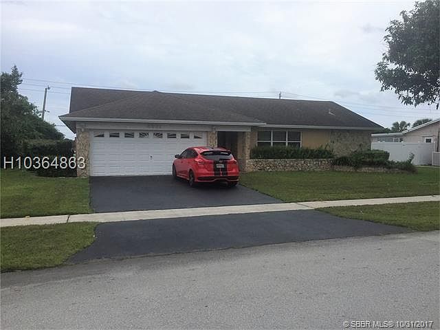 1st image of 8921 NW 80th Dr
