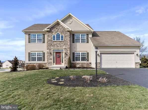 307 Forgedale Dr, Carlisle, PA 17015